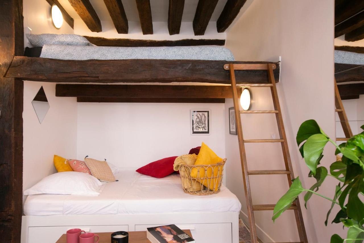 Authentic Apartment In Center Of Parisian Marais Ngoại thất bức ảnh