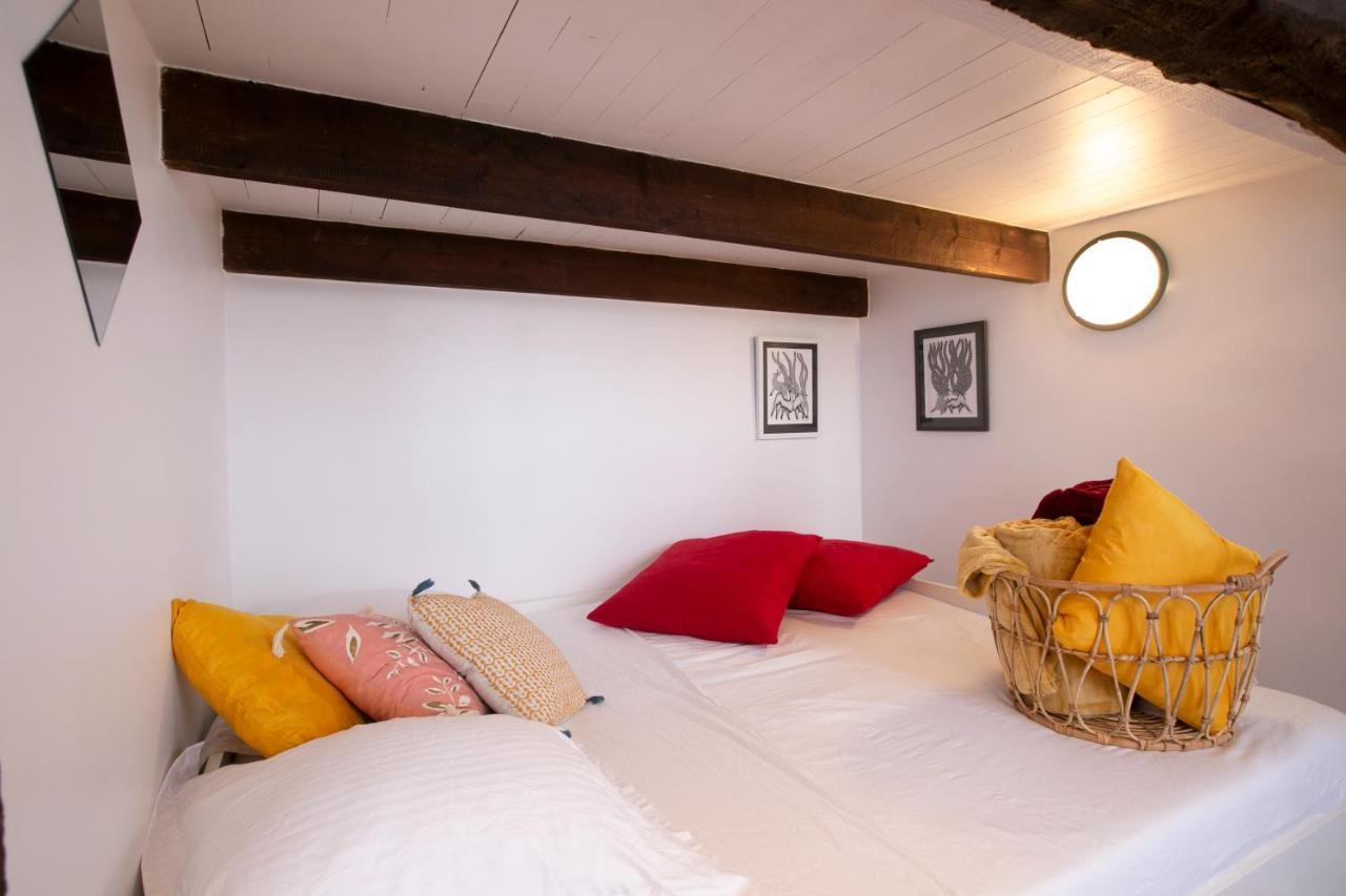 Authentic Apartment In Center Of Parisian Marais Ngoại thất bức ảnh