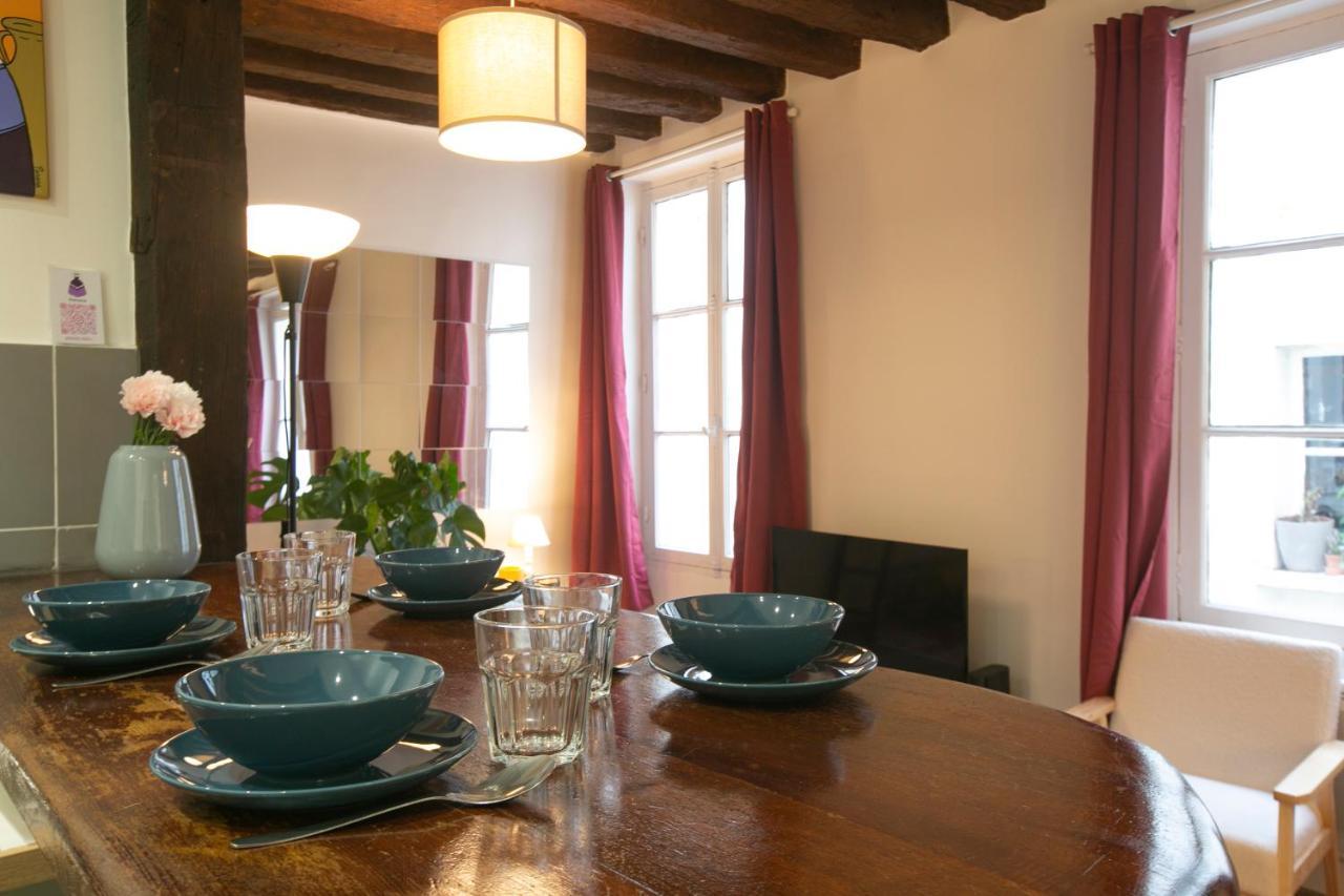 Authentic Apartment In Center Of Parisian Marais Ngoại thất bức ảnh